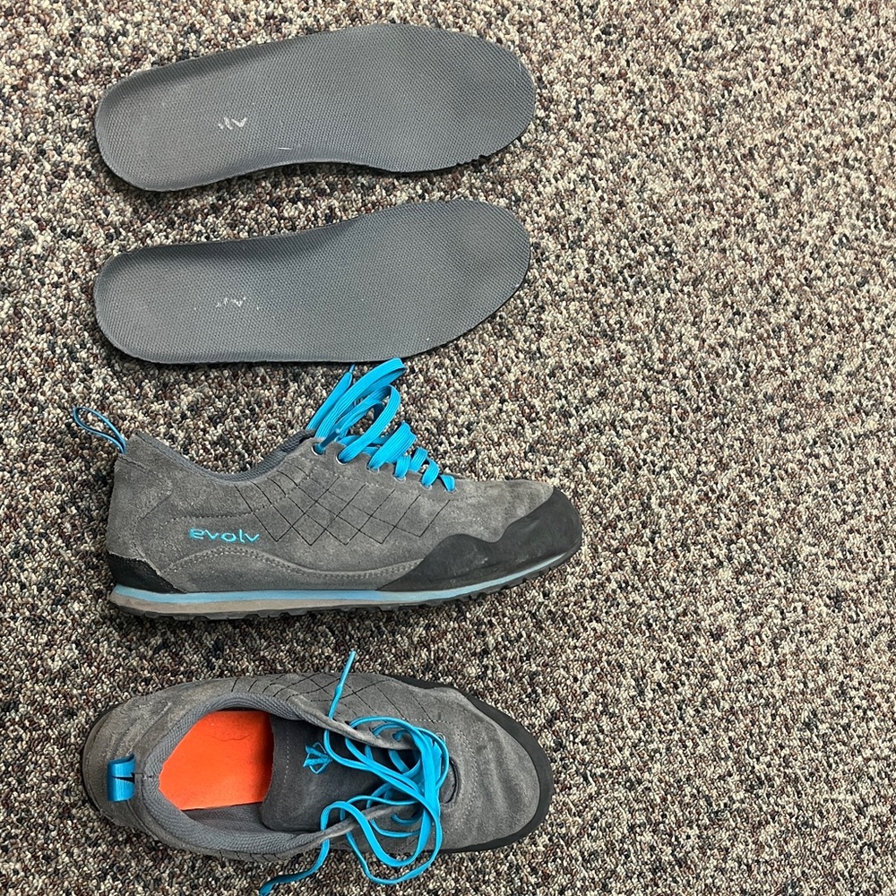 Evolv Cruzer Psyche Approach Shoe